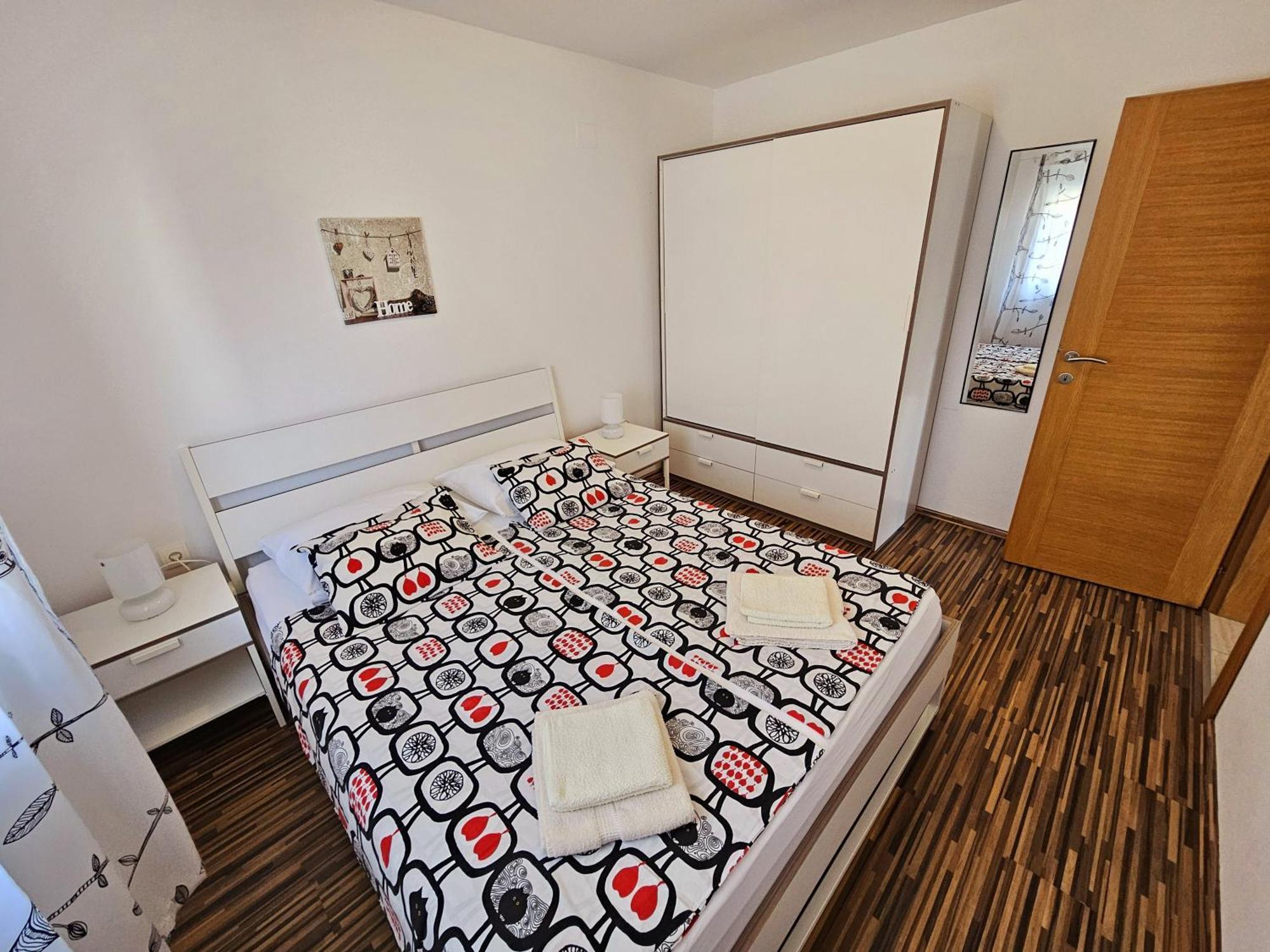 Apartments Cikac II - Modern Apartments By The Beach Mandre Exterior photo